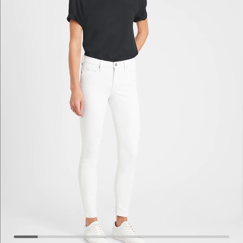 Banana Republic mid rise white skinny jeans